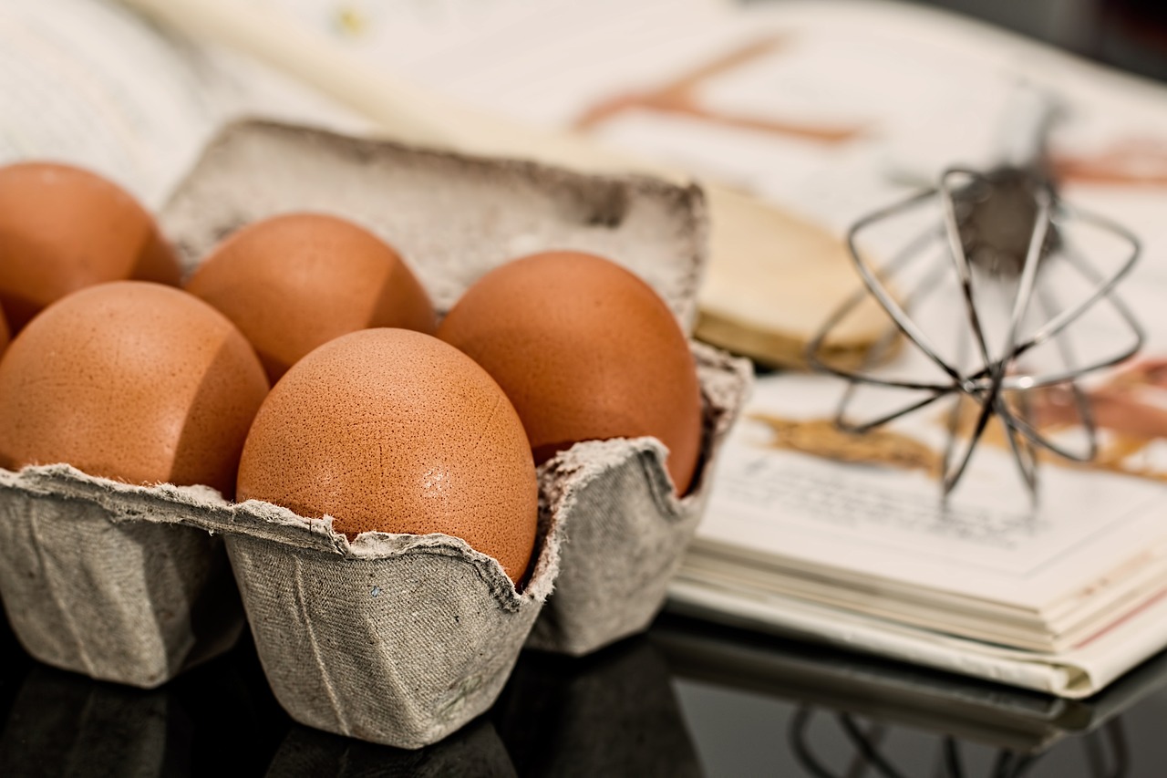 ¿Por qué algunos huevos son blancos?